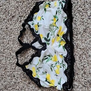 Fun lemon bralett